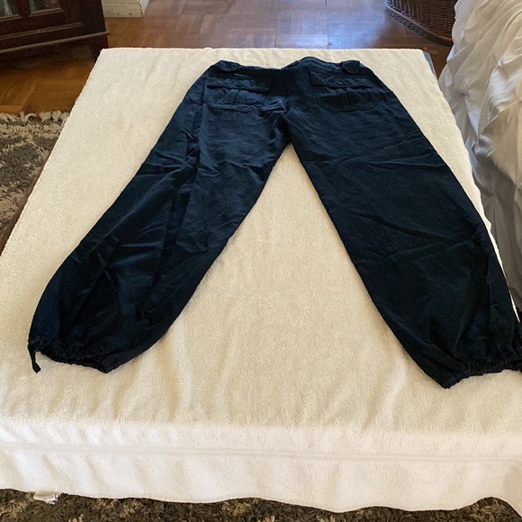 Roberta Scarpa Made in Italy stunning satin looking cargo joggers w/pockets - Picture 7 of 16